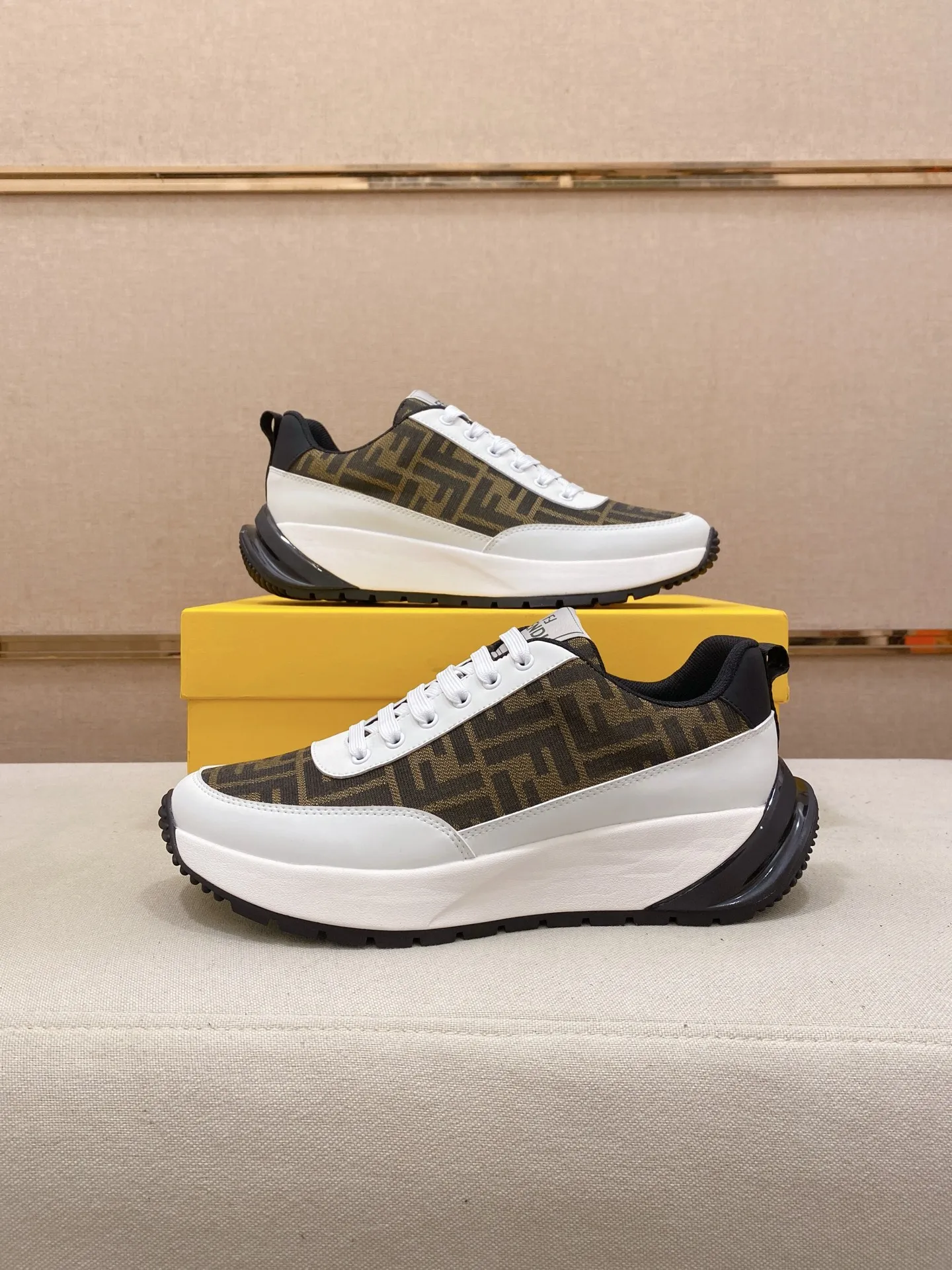 Factory price 442💰 (fendi) New high-top 👊🏻 upper 🇮🇹 imported cowhide fabric 🇩🇪 imported breathable mesh lining. The original outsole is molded to highlight the identity of every man, and the upper foot is elegant and stable🚶🏻🚶🏻The high-end custom counters reproduce the original version📯No matter the wind or rain, the shoe last remains unchanged and can withstand the verification of time🔍️,🔵 Size: 38-44